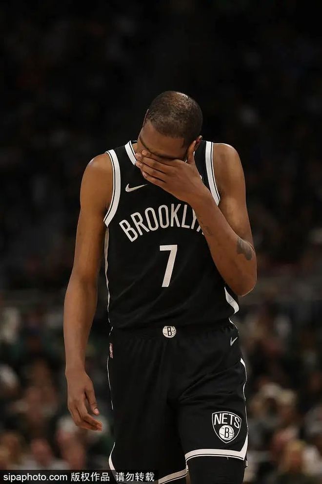 Crowns Sports- 雄鹿队送米德尔顿到奇才队 