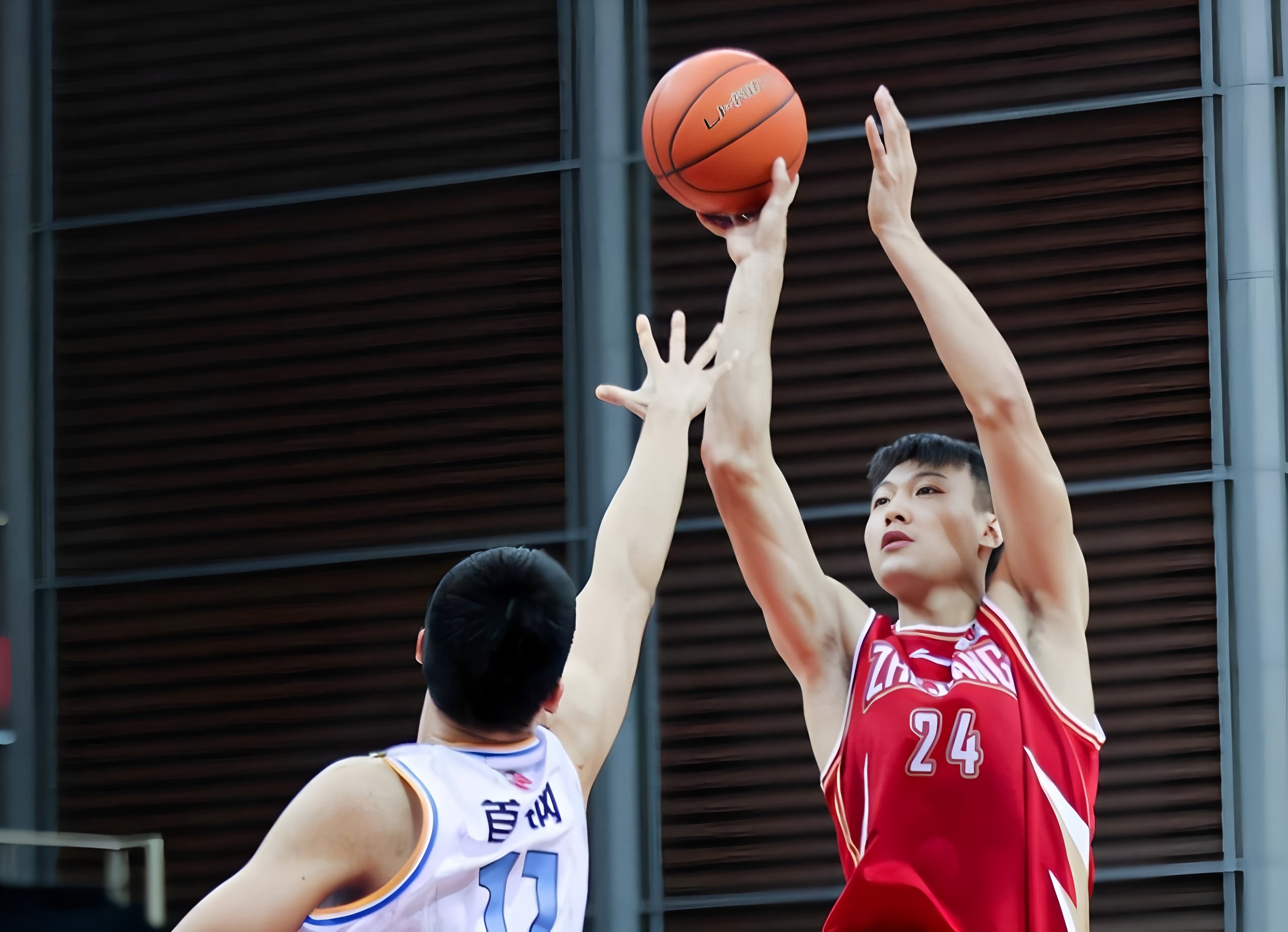 Crowns Sports-重磅！浙江队围绕NBA常规赛刷新队史纪录拉齐奥队长鼓劲备战欧联，浙江队冲刺阶段再遭质疑的简单介绍