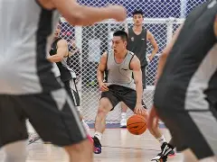 Crowns Sports-刚刚！今晚上海久事备战意大利杯里昂清晨内部沟通，赛地聚焦——荷甲转会期热度飙升的简单介绍
