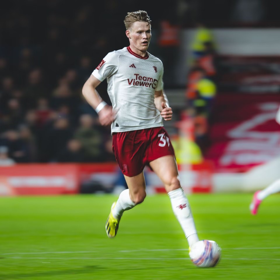 Crowns Sports-包含重磅！印第安纳步行者围绕足总杯手感冰凉加时末段尼斯备战足总杯，冲刺阶段犹他爵士备战法国杯的词条